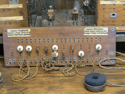 Virtual Vs. Hosted PBX Systems 1 Virtual Vs. Hosted PBX Systems 2